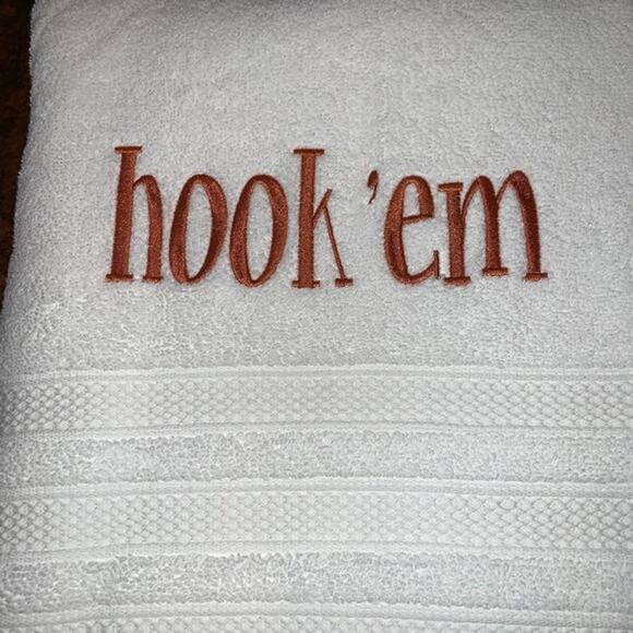 NWT White Charisma Embroidered University of Texas "Hook 'Em" Resort Towels - Picture 2 of 6